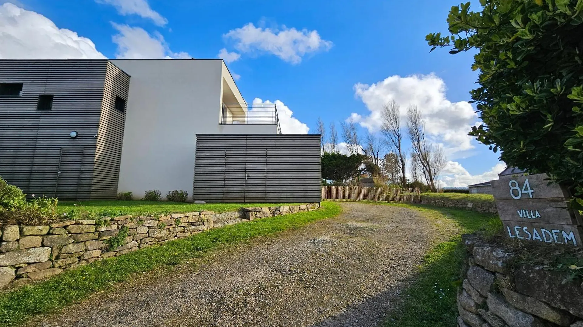 Holiday home Maison D'Architecte 9P - 400M De La Mer & Du Bourg Santec