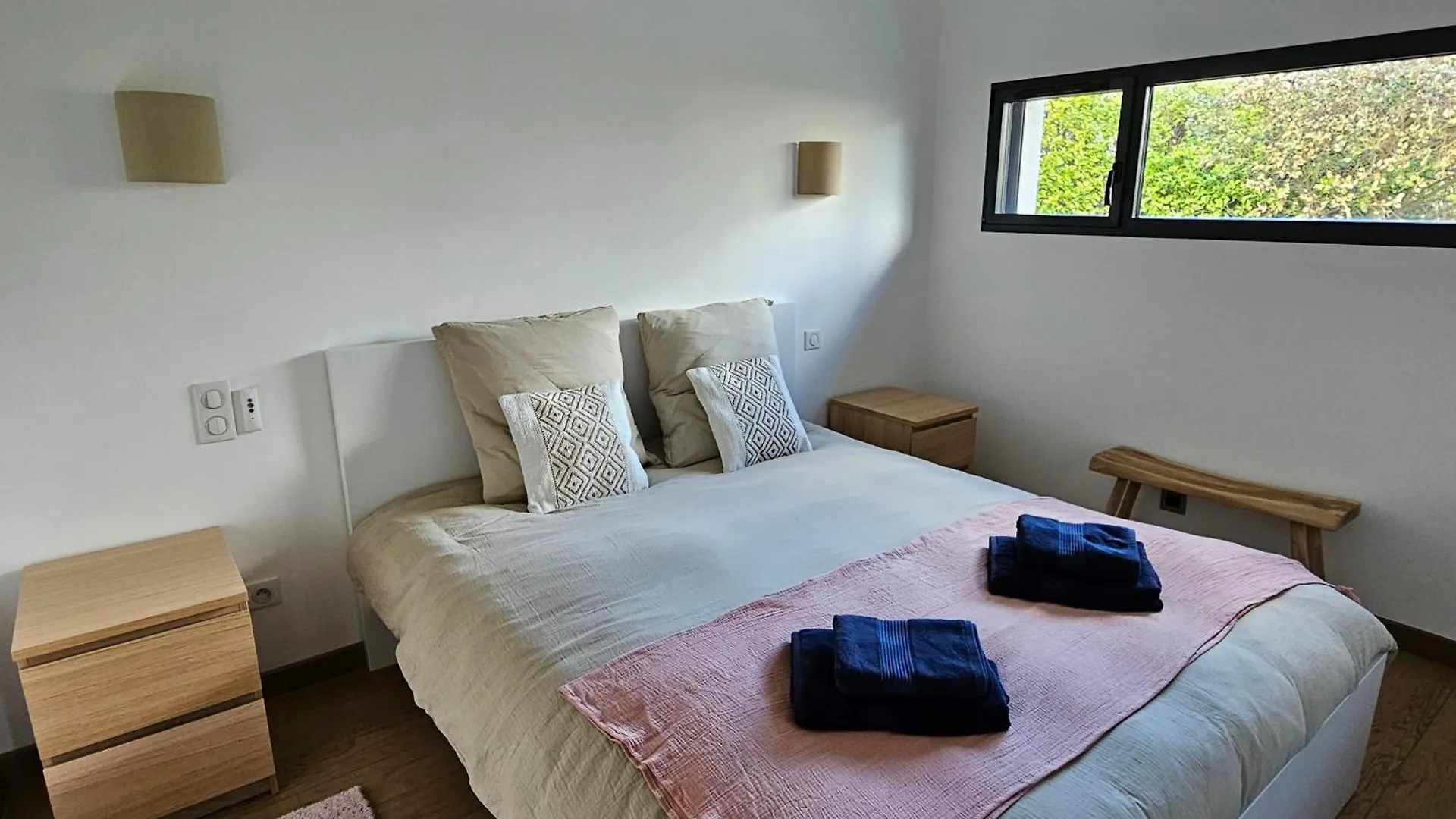Holiday home Maison D'Architecte 9P - 400M De La Mer & Du Bourg Santec