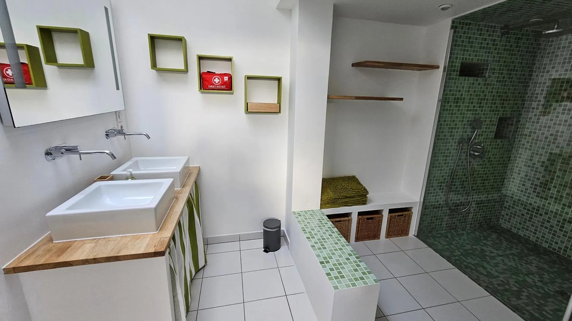 Maison D'Architecte 9P - 400M De La Mer & Du Bourg Santec Holiday home